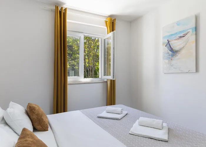 Stephanie Island Шипанска-Лука