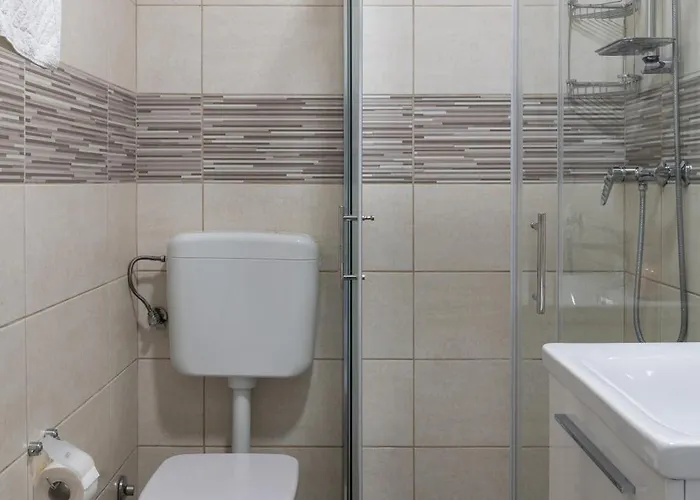 Stephanie Island Шипанска-Лука