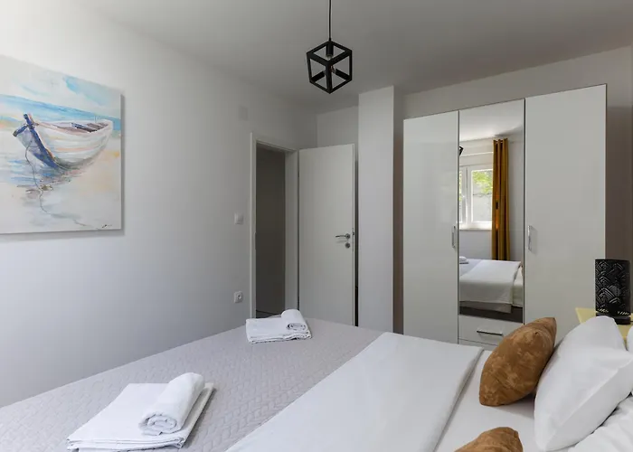 Апартаменты Stephanie Island *